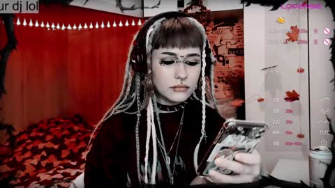 Snapshot of say_mary chatting on December 23, 5:22 pm pronoun she. name Mary. age 21. online show from December 23, 5:22 pm