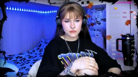 Snapshot of say_mary chatting on December 16, 8:48 pm pronoun she. name Mary. age 21. online show from December 16, 8:48 pm