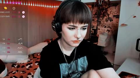 Snapshot of say_mary chatting on February 20, 10:27 am pronoun she. name Mary. age 21. online show from February 20, 10:27 am
