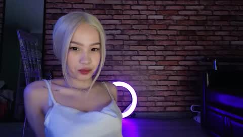 Saya online show from November 14, 10:32 pm