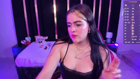 sayreth_ online show from April 28, 4:38 am