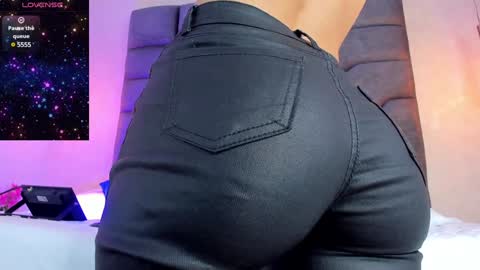 Snapshot of scarleett_johansson chatting on December 11, 7:46 pm Scarlett online show from December 11, 7:46 pm