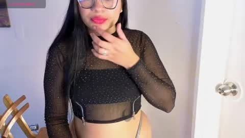 scarlet__15 online show from April 25, 1:41 pm