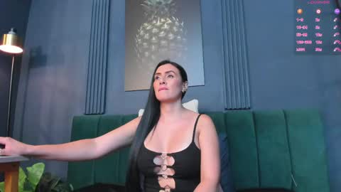 Scarlet Edwars online show from May 30, 6:37 pm