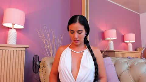 Scarlet Edwars online show from January 24, 12:10 pm