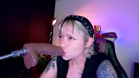 scarlet_gold online show from December 19, 4:27 am