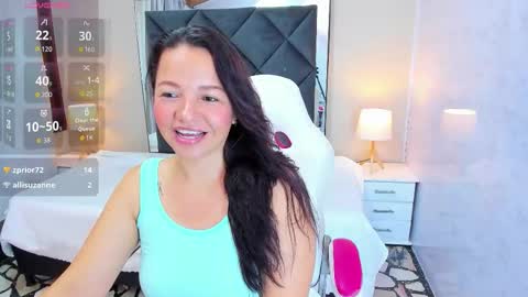 Snapshot of scarlet_lace1 chatting on October 15, 7:16 pm scarlet_lace1 online show from October 15, 7:16 pm
