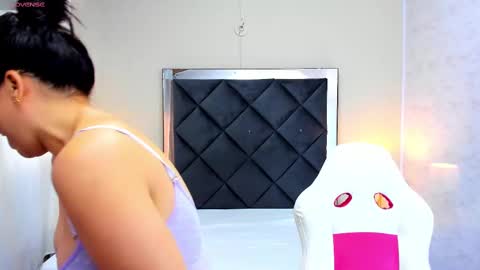 Snapshot of scarlet_lace1 chatting on September 14, 1:20 pm scarlet_lace1 online show from September 14, 1:20 pm