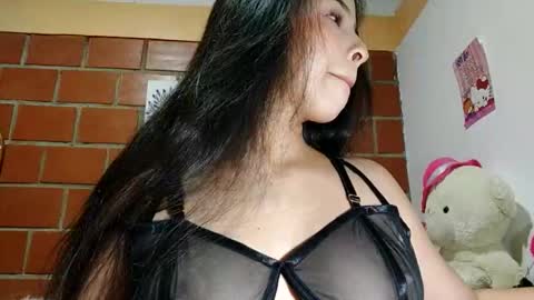 scarlet_muse18 online show from May 15, 3:54 am