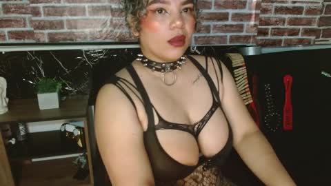 Scarlet online show from April 9, 9:09 pm