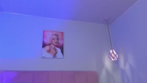 Scarlet  online show from March 11, 5:44 am