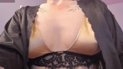 Scarlet  online show from March 3, 4:32 am