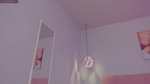 Scarlet  online show from March 6, 5:57 am