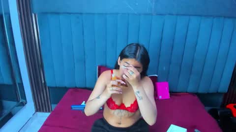 scarlethjonz online show from February 20, 2:18 pm