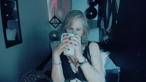 S C A R L E T online show from December 12, 12:01 pm