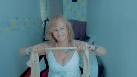 S C A R L E T online show from January 9, 9:37 pm