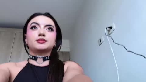 Scarlet online show from February 20, 6:09 pm