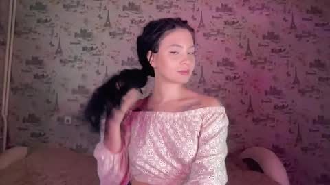 scarletpetal online show from October 4, 10:32 am