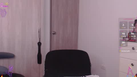 Scarlett Thumb up please help me 100 its important online show from March 13, 11:17 pm