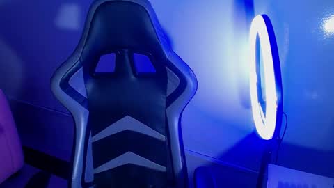scarlett_jhonson_ch online show from April 28, 1:04 pm