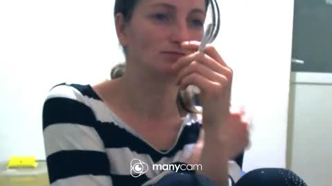 Snapshot of scarlett_queen01 chatting on February 28, 1:47 am scarlett_queen01 online show from February 28, 1:47 am