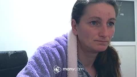 Snapshot of scarlett_queen01 chatting on February 3, 3:31 am scarlett_queen01 online show from February 3, 3:31 am