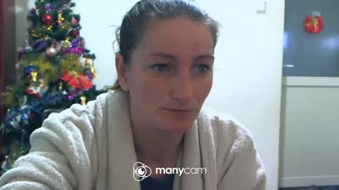 Snapshot of scarlett_queen01 chatting on January 21, 6:33 am scarlett_queen01 online show from January 21, 6:33 am