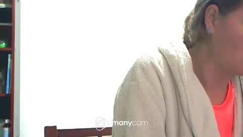 Snapshot of scarlett_queen01 chatting on September 26, 2:42 am scarlett_queen01 online show from September 26, 2:42 am