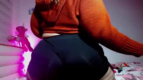 scarlettbooty online show from October 26, 5:03 am