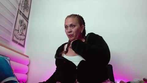 scarlettbooty online show from December 3, 6:05 am