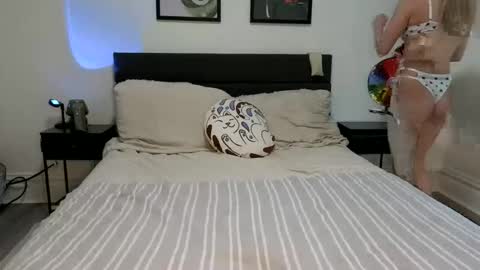 Scarlett online show from April 22, 5:21 pm