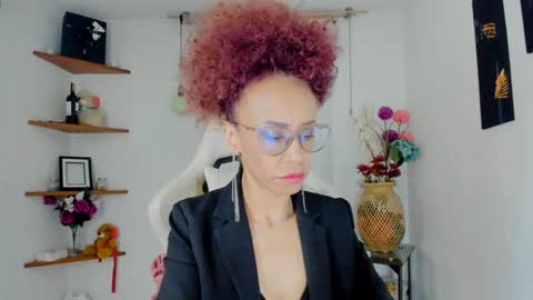 Snapshot of scarlettmalbec chatting on December 5, 11:18 pm Scarlett online show from December 5, 11:18 pm