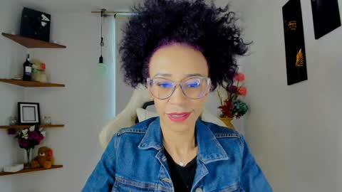 Snapshot of scarlettmalbec chatting on December 12, 10:31 pm Scarlett online show from December 12, 10:31 pm