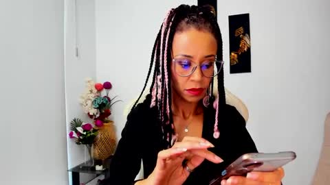 Snapshot of scarlettmalbec chatting on February 28, 10:17 pm Scarlett online show from February 28, 10:17 pm