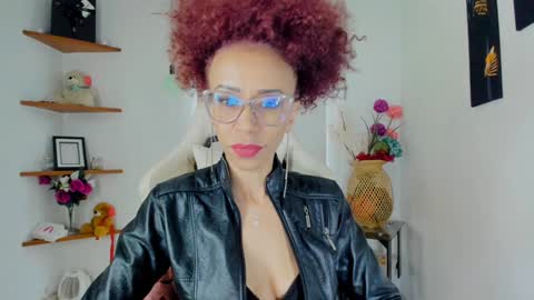 Snapshot of scarlettmalbec chatting on December 3, 10:29 pm Scarlett online show from December 3, 10:29 pm