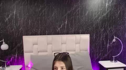 Scarlet online show from December 19, 8:23 pm