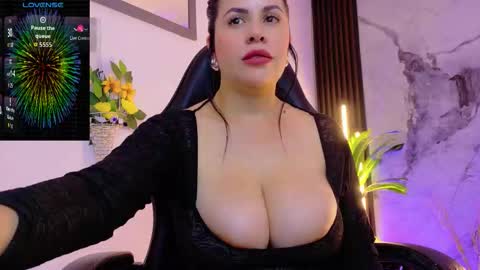 scarlettt_jones online show from December 22, 11:52 pm