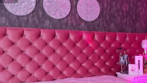 Scarlet online show from March 7, 9:44 pm