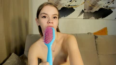 Snapshot of schoolg1rl chatting on October 9, 3:27 pm Angelina PVT is Open for all your games online show from October 9, 3:27 pm
