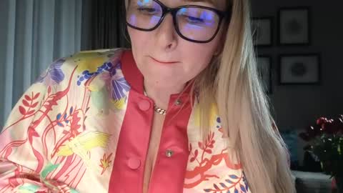 cindy desire online show from March 9, 7:50 pm