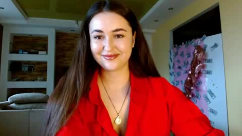 Elizabeth  online show from May 11, 7:10 am