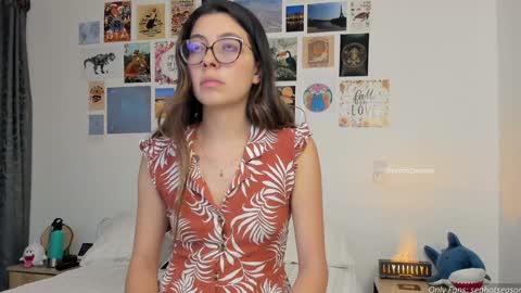 Snapshot of seahotseason chatting on December 13, 3:05 am Aria Independent model online show from December 13, 3:05 am