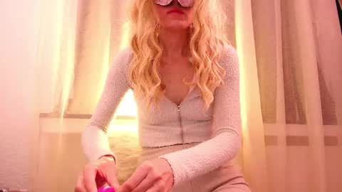 Anni online show from February 10, 1:57 am