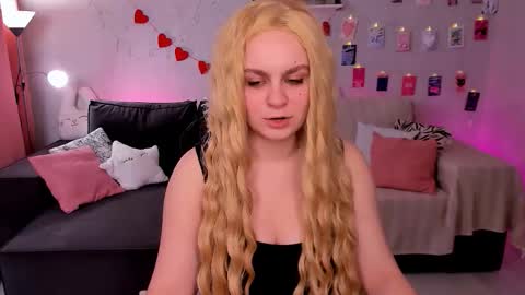 Vivien online show from March 12, 9:45 am