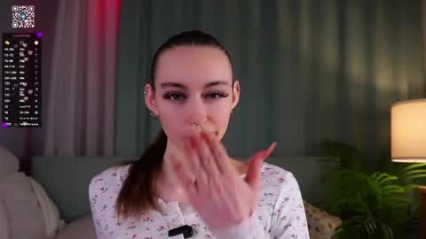 Lily online show from April 22, 3:09 pm