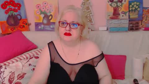 Alice online show from December 1, 8:11 pm