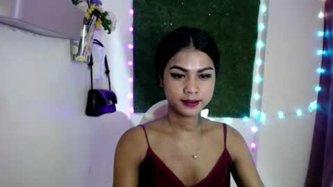 selena_fox2000 online show from April 25, 4:37 am