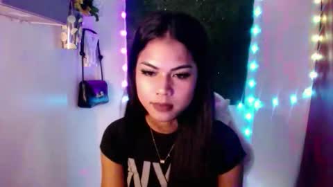 selena_fox2000 online show from April 21, 1:42 am