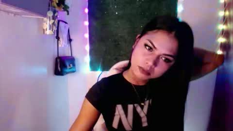 selena_fox2000 online show from April 21, 1:20 am