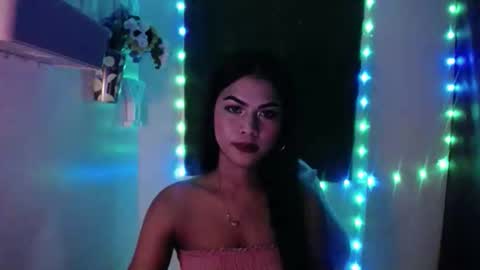 selena_fox2000 online show from April 18, 10:40 am